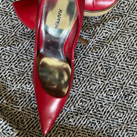 Red Heels - Picture 2 of 2